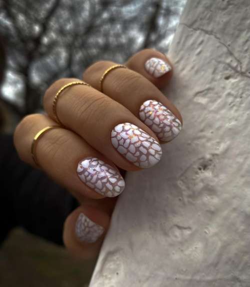 Manucure brillante pour les ongles courts: design 2022, photo