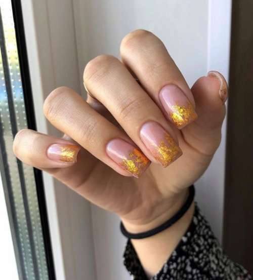 Manucure brillante pour les ongles courts: design 2022, photo