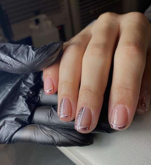 Manucure brillante pour les ongles courts: design 2022, photo