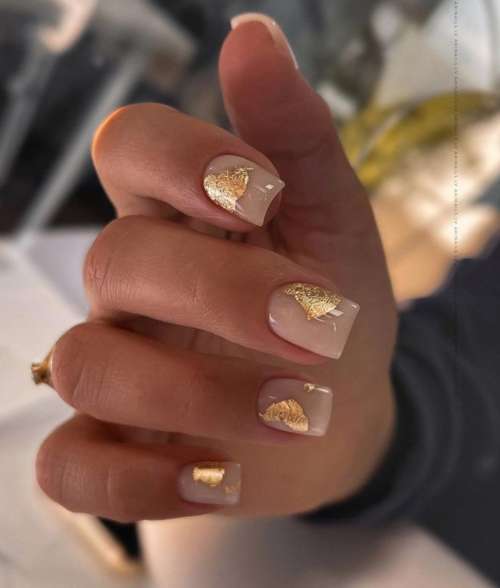 Manucure brillante pour les ongles courts: design 2022, photo