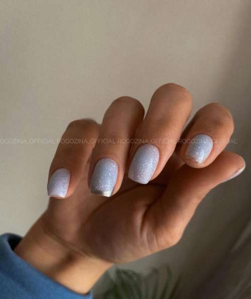 Manucure brillante pour les ongles courts: design 2022, photo