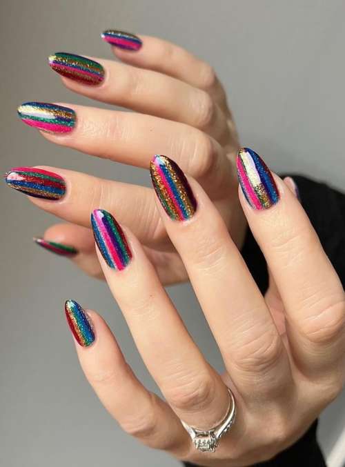 Manucure brillante 2022: photo du nouveau design des ongles