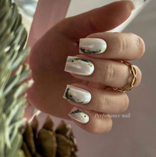 Manucure du Nouvel An avec un frottement