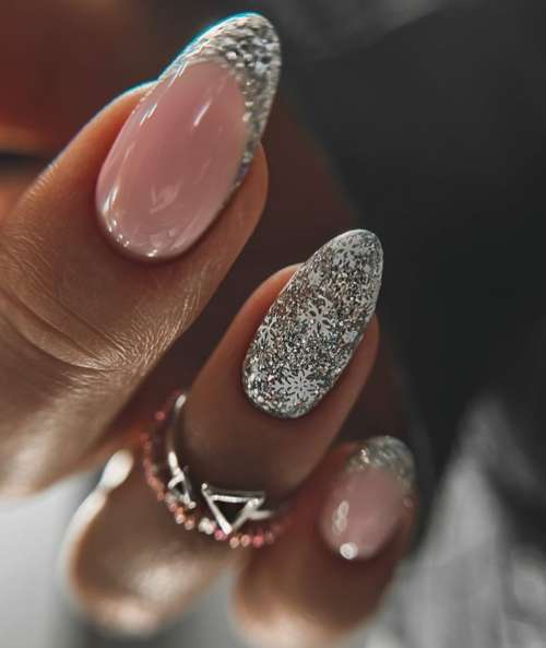 Manucure brillante 2022: photo du nouveau design des ongles