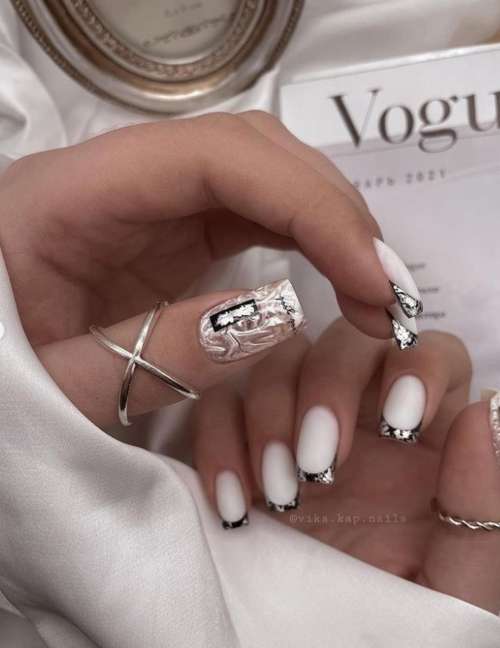 Manucure brillante 2022: photo du nouveau design des ongles