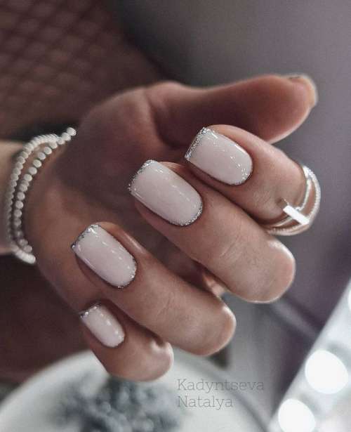 Manucure brillante 2022: photo du nouveau design des ongles