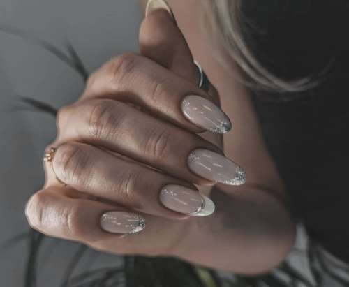 Manucure brillante 2022: photo du nouveau design des ongles