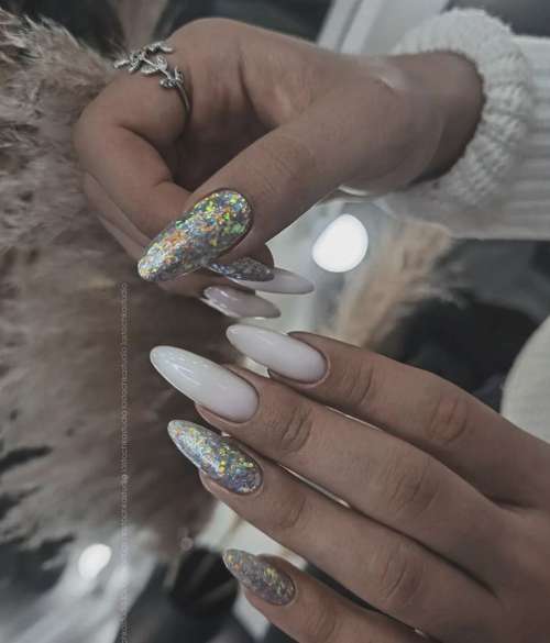 Manucure brillante 2022: photo du nouveau design des ongles