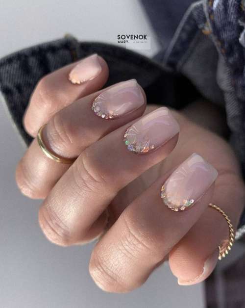 Manucure brillante 2022: photo du nouveau design des ongles