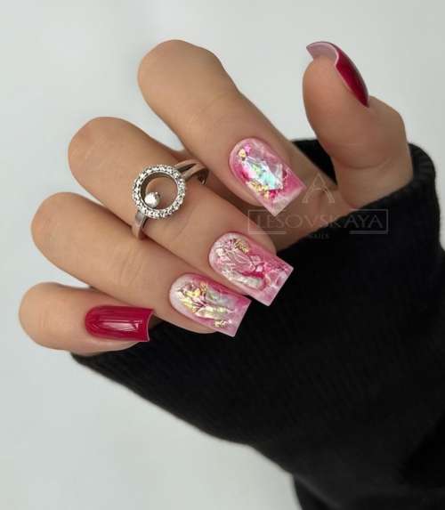 Manucure brillante 2022: photo du nouveau design des ongles