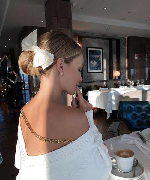 Coiffure avec un arc