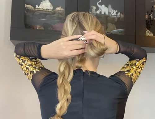 Chignon à la mode avec deux tresses