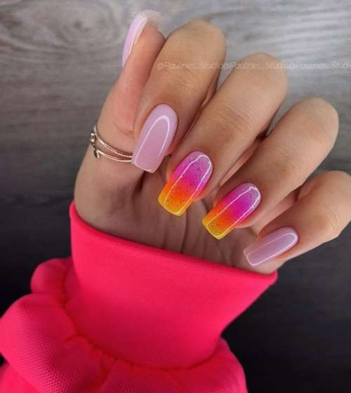 dégradé rouge lilas sur les ongles
