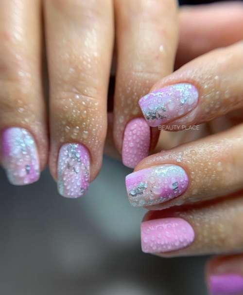 Manucure violette avec design: nouveautés, photo 2022