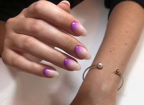 Manucure violette avec design: nouveautés, photo 2022