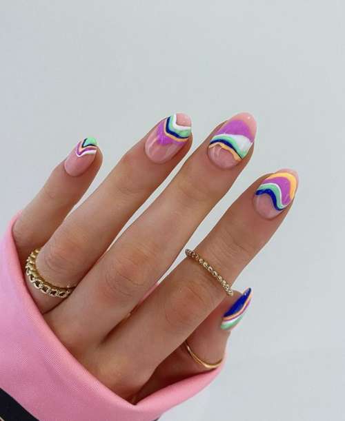 Manucure multicolore