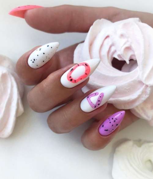 Manucure violette avec design: nouveautés, photo 2022