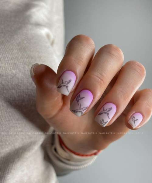 Manucure violette avec design: nouveautés, photo 2022