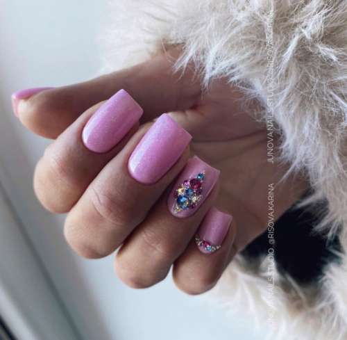 Manucure violette avec design: nouveautés, photo 2022