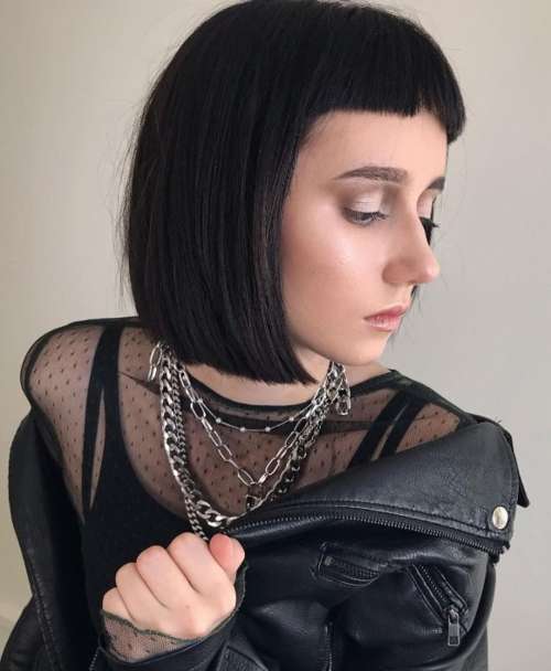 Kare avec une frange courte