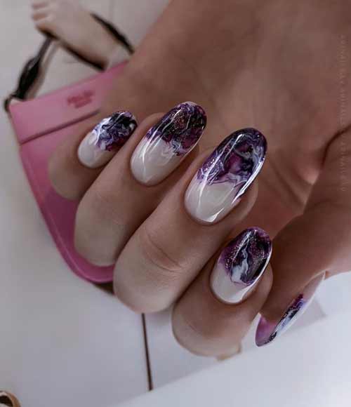 Texture de conception d'ongles violets