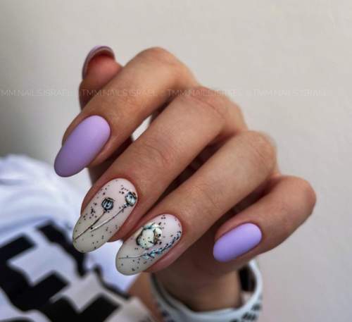 Photo de manucure violet mat