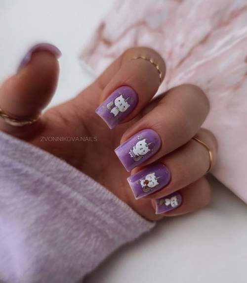 Manucure violette avec design 2022: photos, actualités mode