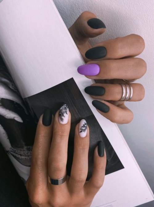 Manucure violette avec design 2022: photos, actualités mode