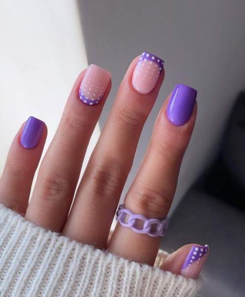 Manucure violette avec design 2022: photos, actualités mode