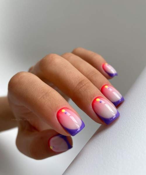 Manucure violette avec design 2022: photos, actualités mode