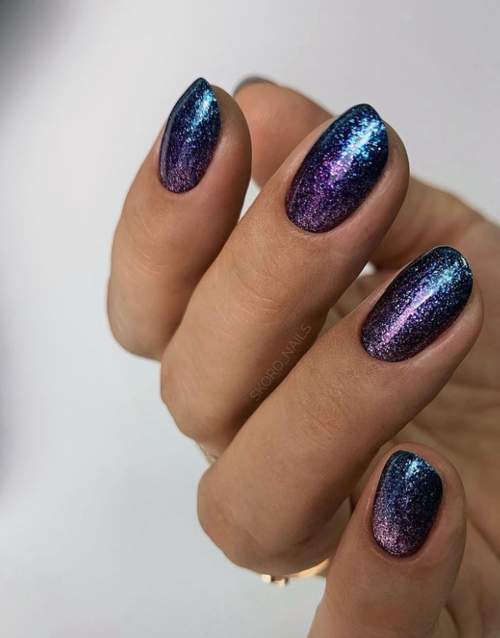 Manucure violette avec design 2022: photos, actualités mode