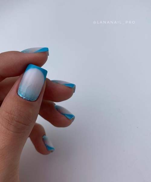 Dégradé bleu laiteux