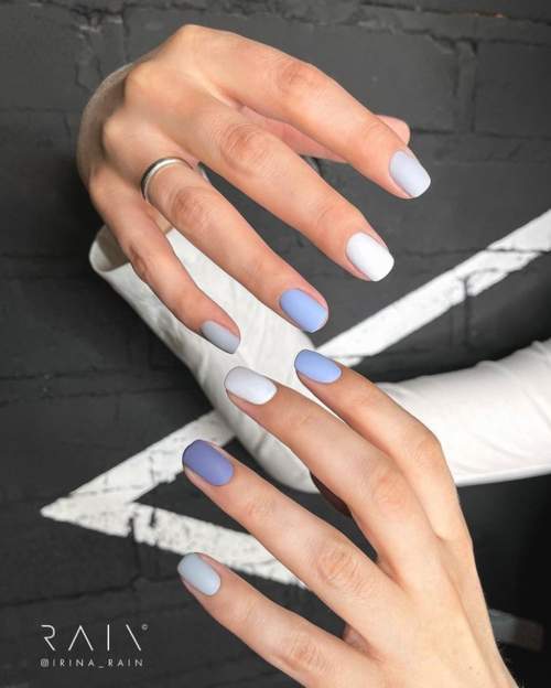 Manucure bleue du Nouvel An: nouveautés 2022, photos, idées de design