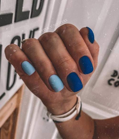 Manucure bleue du Nouvel An: nouveautés 2022, photos, idées de design