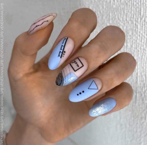 Manucure bleue du Nouvel An: nouveautés 2022, photos, idées de design