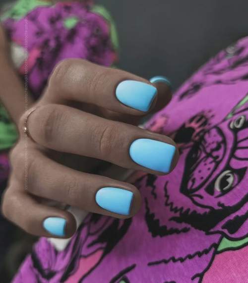 Manucure bleue du Nouvel An: nouveautés 2022, photos, idées de design