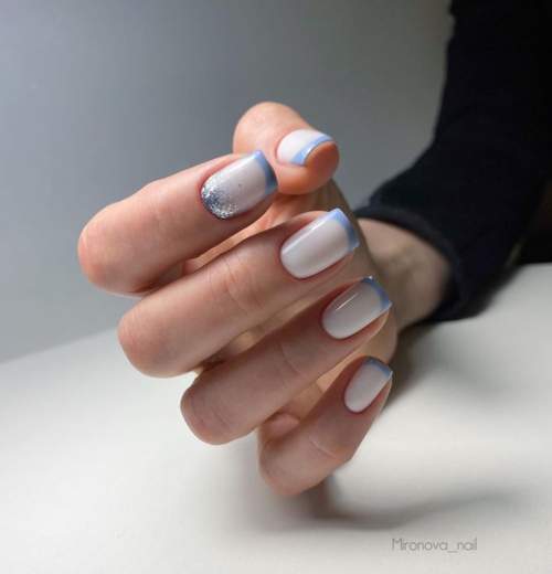 Manucure bleue du Nouvel An: nouveautés 2022, photos, idées de design