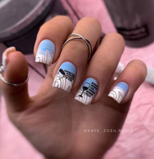 Manucure bleue du Nouvel An: nouveautés 2022, photos, idées de design