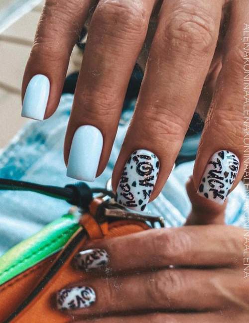 Manucure bleue du Nouvel An: nouveautés 2022, photos, idées de design