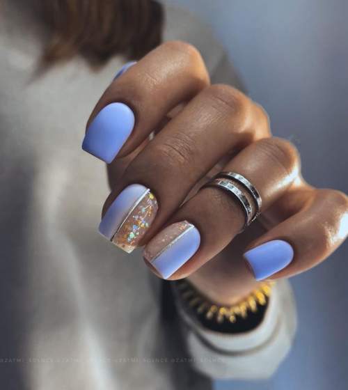 Manucure bleue du Nouvel An: nouveautés 2022, photos, idées de design