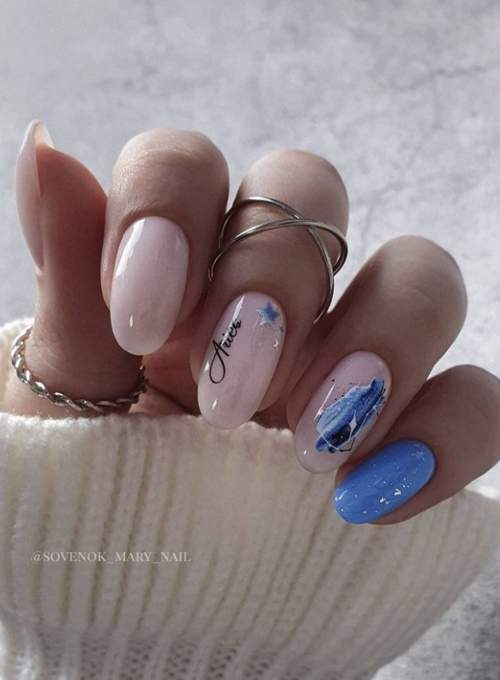 Manucure bleue du Nouvel An: nouveautés 2022, photos, idées de design