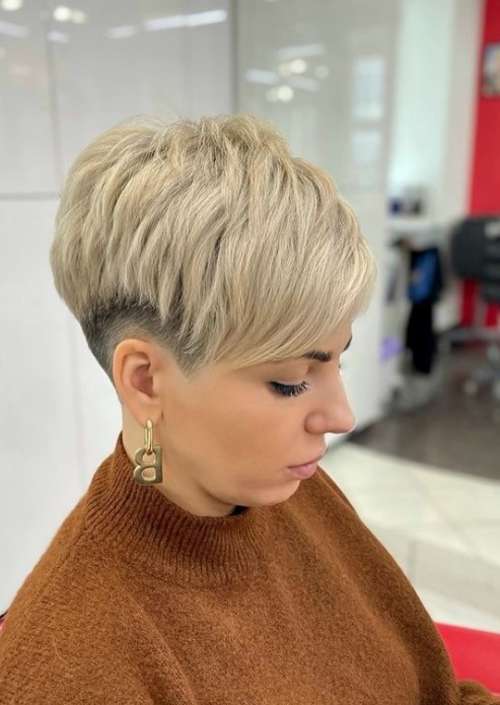 Coupe de cheveux Pixie-bob: photos de coupes de cheveux de tous les côtés