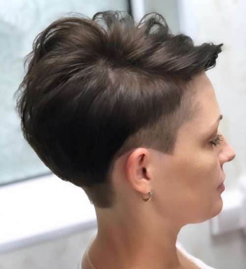 Coupe de cheveux Pixie-bob: photos de coupes de cheveux de tous les côtés