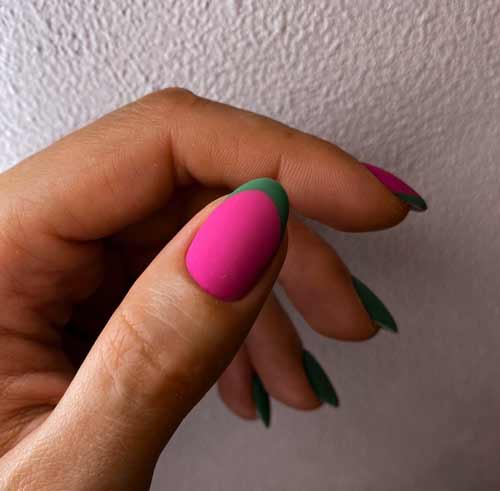 Vert avec French manucure rouge