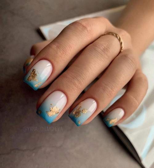 Photo du design des ongles verts à la mode 2022: nouvelle manucure