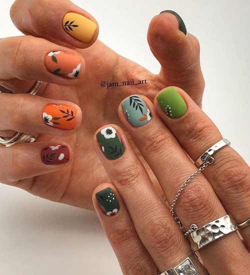 Manucure avec dessins sur ongles très courts