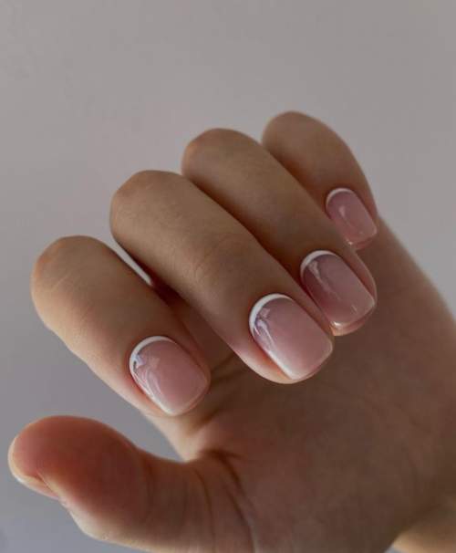 Photo manucure lunaire