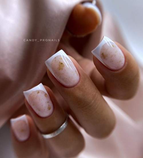 Manucure blanche pour ongles courts: nouveau design 2022, photo