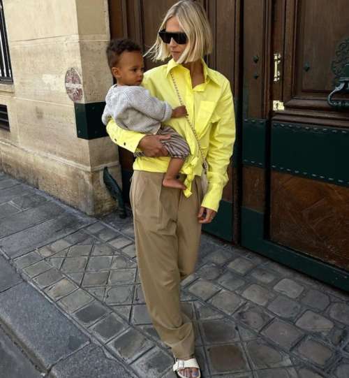 Chemise courte à la mode