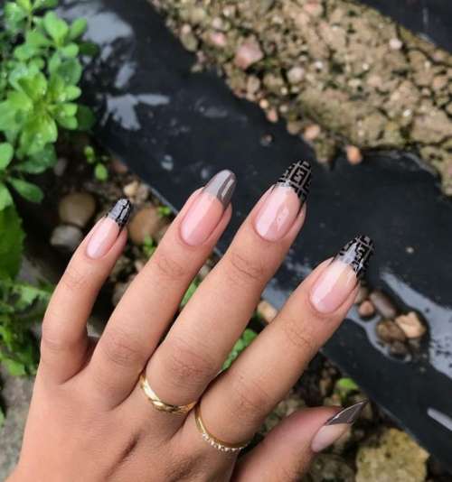 Ongles longs français noir